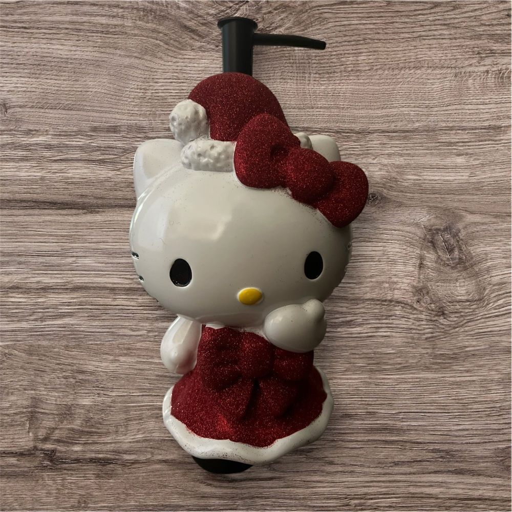 Hello Kitty Christmas Soap Dispenser and Towel Set - Picture 2 of 5